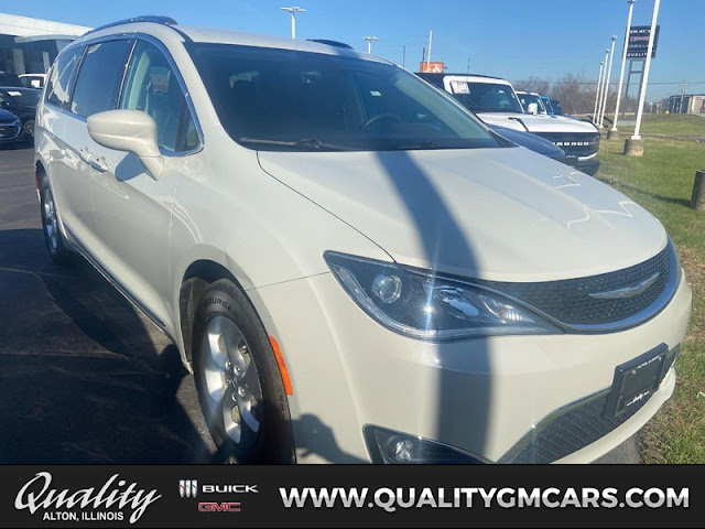 2017 Chrysler Pacifica Touring-L Plus