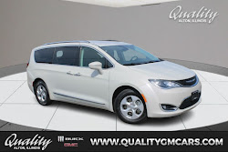 2017 Chrysler Pacifica Touring-L Plus